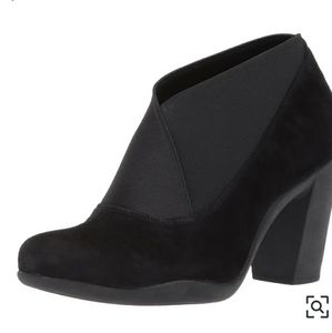 NWB Clarks Adya Luna Black Genuine Suede Shoe (9)